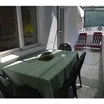 Geraeumige Mit Meerblick By Interhome דירה מרינה