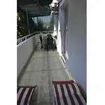 Geraeumige Mit Meerblick By Interhome דירה