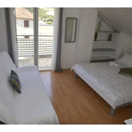 Geraeumige Mit Meerblick By Interhome