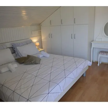 Appartement Geraeumige Mit Meerblick By Interhome Marina