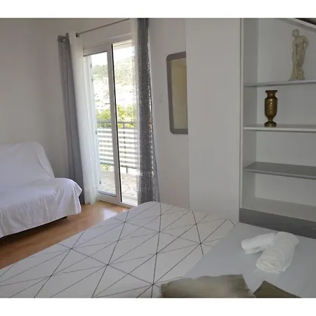 Geraeumige Mit Meerblick By Interhome Appartement Marina