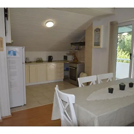 Geraeumige Mit Meerblick By Interhome