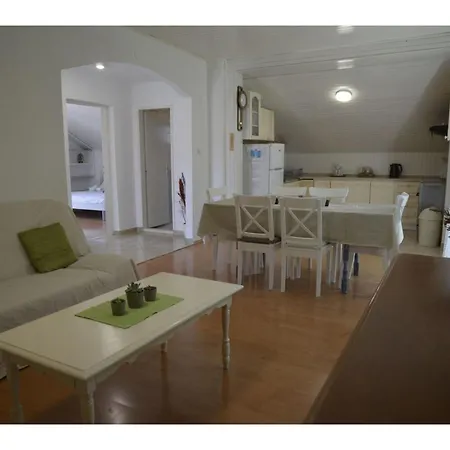 Appartement Geraeumige Mit Meerblick By Interhome Marina