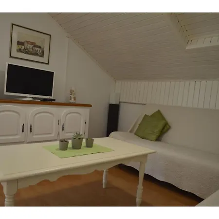 Appartement Geraeumige Mit Meerblick By Interhome *