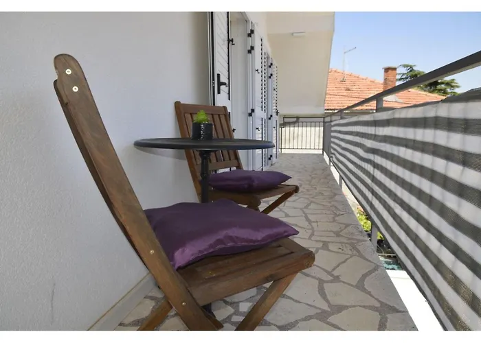 Geraeumige Mit Meerblick By Interhome Apartman