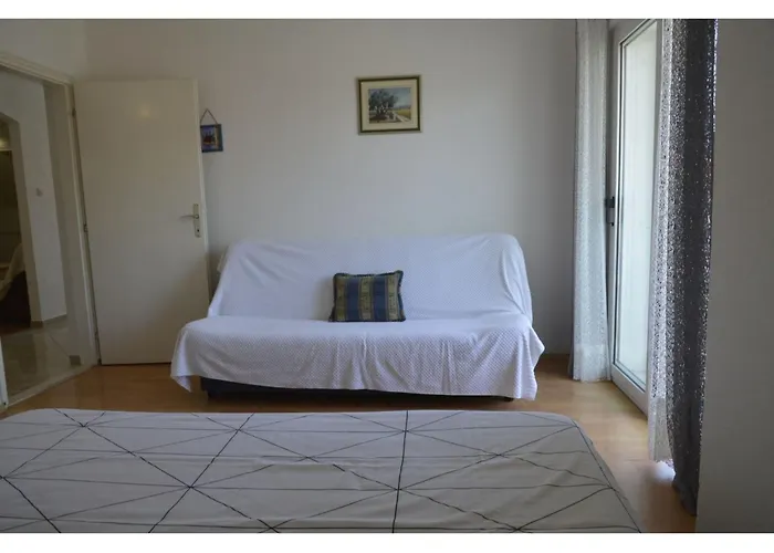 Geraeumige Mit Meerblick By Interhome Apartman *